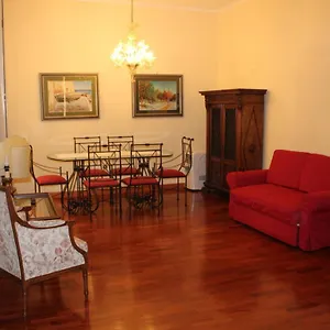 colosseum-new-charming-apartment.it-romehotels.com/